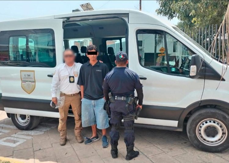 Detienen a hombre en Cuautlancingo y lo entregan al INM