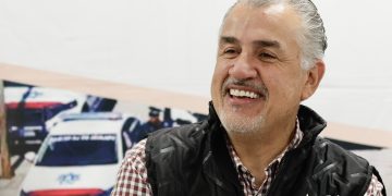 Ayuntamiento de Puebla entrega despensas en Bosques de San Sebastián