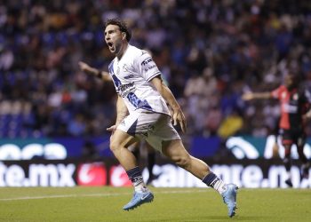 Lucas Cavallini vuelve a entrenar con el Club Puebla tras lesión