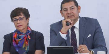 Armenta pide a alcaldes trabajar antes de pensar en reelección
