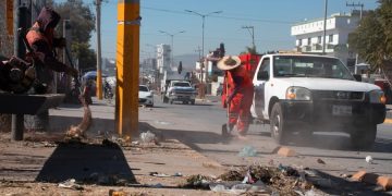 Ayuntamiento realiza limpieza y mantenimiento en Bulevar Carmelitas