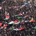 Centenares de personas despiden en Irán a los 165 muertos en ataque a escuela infantil