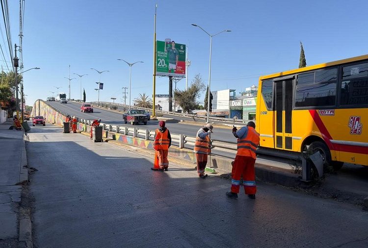 Refuerzan limpieza en accesos principales de la ciudad
