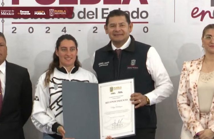 Reconocen a Majo Rodríguez por su trayectoria en automovilismo