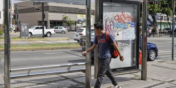 Ayuntamiento rehabilitará paraderos con recursos propios