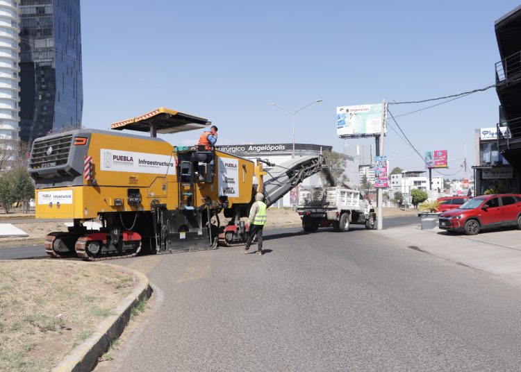 Gobierno de Puebla intensifica rehabilitación en 24 Sur y Bulevar Niño Poblano