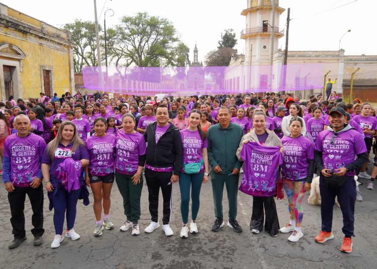 Cientos de texmeluquenses participan en la carrera Mujeres al Centro 8M