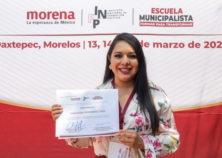 Tonantzin Fernández participa en Escuela Municipalista de Morena