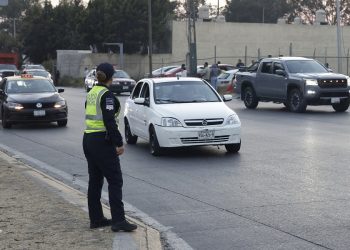 Piden revisar a Tránsito por detenciones a autos con vidrios polarizados