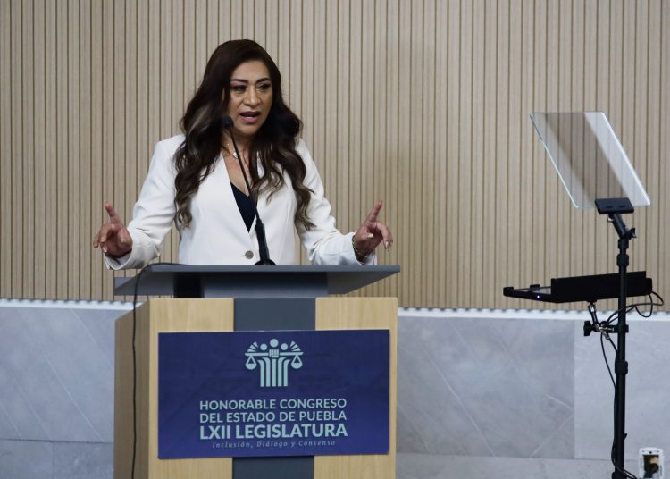 Elia Navarro llama a impulsar inclusión femenina en la industria automotriz de Puebla