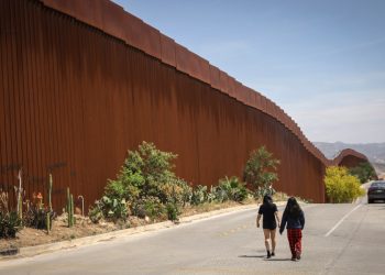 Muro de EE.UU. afecta cerro sagrado indígena en México