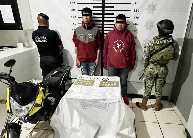 Policía de Texmelucan detiene a dos sujetos por daños a la salud