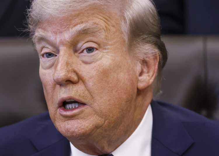 Trump aparecerá en pasaportes por 250 años de EE.UU.