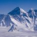 Gigantesca masa de hielo bloquea la ruta al Everest