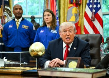 Trump: Reino Unido lo habría apoyado en Irán por Carlos III