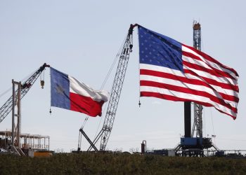 Petróleo de Texas sube 11 % ante el temor a una escalada
