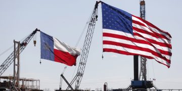 Petróleo de Texas sube 11 % ante el temor a una escalada