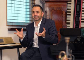 Jorge Mejía, lanza «álbum inmersivo» de música clásica
