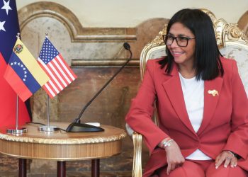 Delcy Rodríguez buscaría competir en próximas elecciones