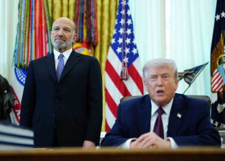 Trump afirma que Irán le ha pedido un alto el fuego y que lo considerará si reabre Ormuz