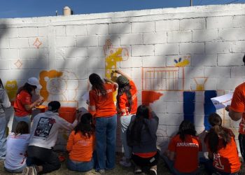 Voluntariado estudiantil mejora espacios en Colegio Mano Amiga