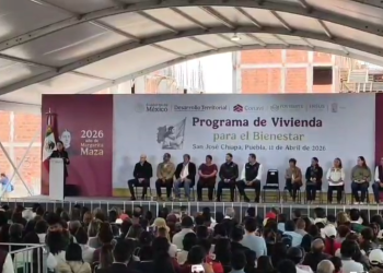Entrega Sheinbaum programas de vivienda en Puebla