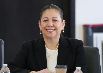 Leva anclas, Laura Artemisa