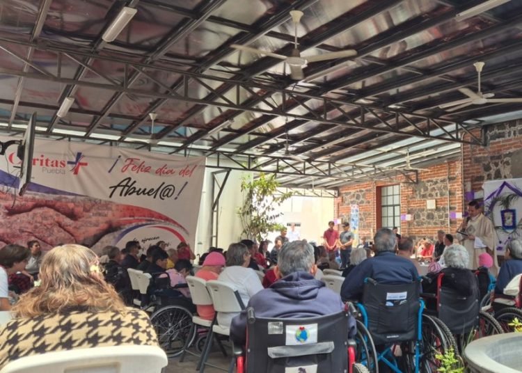 Misiones Urbanas de la Anáhuac activa jornada de voluntariado en hospitales y asilos durante Semana Santa