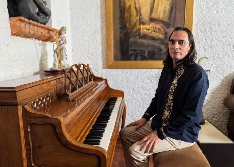 Nico Blanno impulsa canciones contemporáneas en ceremonias religiosas