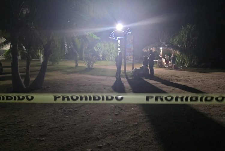 Grupo de hombres armados asesina a 4 personas en balneario de Acapulco