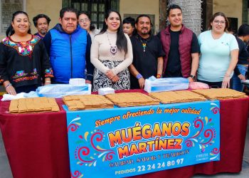 Encabeza Tonantzin Fernández la colocación de la alfombra monumental en el Portal Guerrero