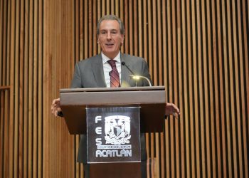 Alcalde Pepe Chedraui participa en coloquio internacional de la UNAM sobre gobernanza