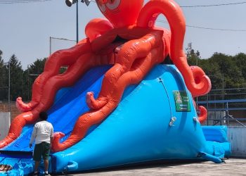 Sindicato de burócratas festeja a niñas y niños en su día