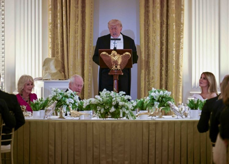 Trump elogia al rey Carlos III: ‘logró que los demócratas se pusieran de pie’