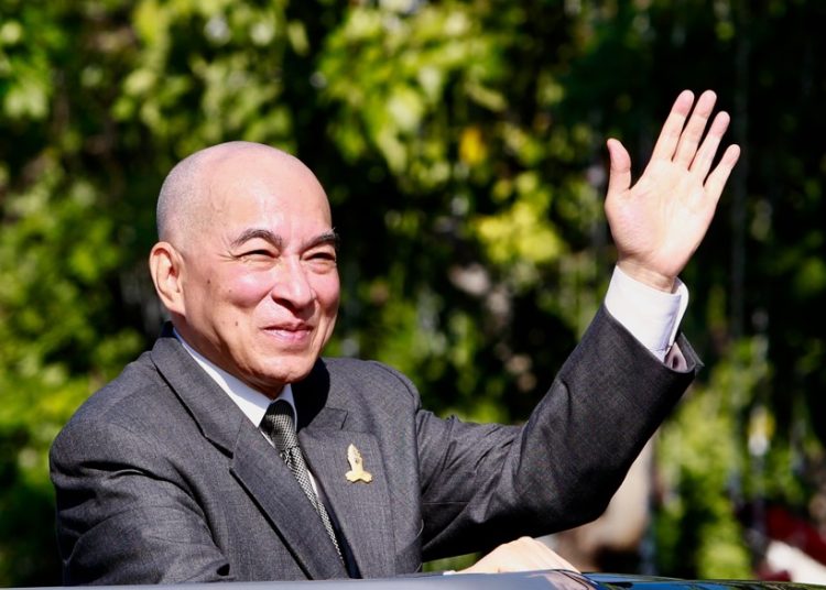 Rey de Camboya padece cáncer de próstata