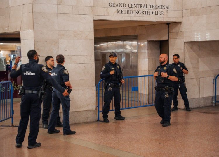 Agresor del metro de NY hirió a 3 personas; decía ser Lucifer