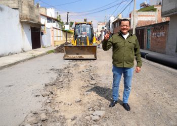 Rehabilitan drenaje y red de agua en calle Cofre de Perote en Texmelucan