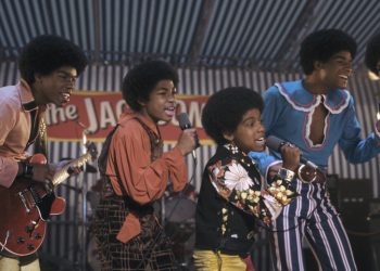 ‘Michael’ explora el lado más íntimo del rey del pop
