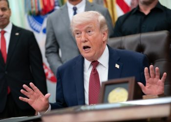 Trump rechaza “chantaje” de Irán en Ormuz