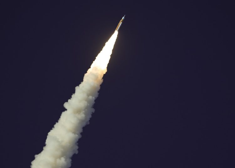52 desaparecidos mexicanos viajan al espacio en Artemis II