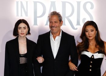 Emily in Paris prepara sexta temporada en Grecia y Mónaco