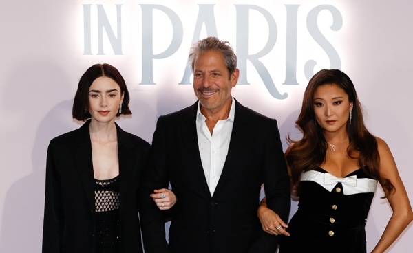 Emily in Paris prepara sexta temporada en Grecia y Mónaco