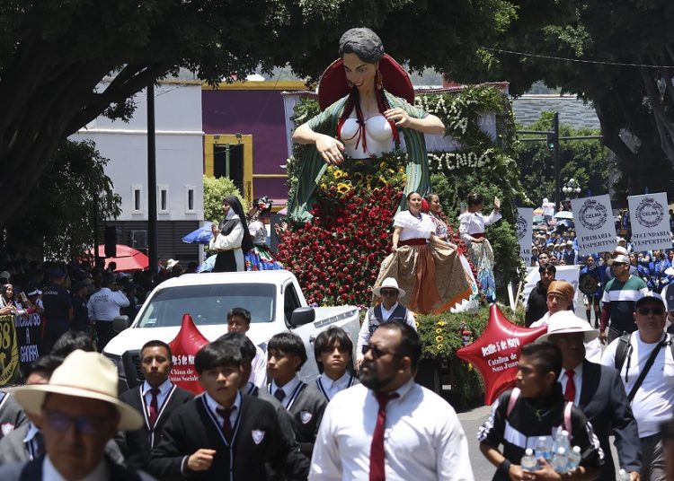 Ambulantes, sin permiso para instalarse en Desfile del 5 de Mayo
