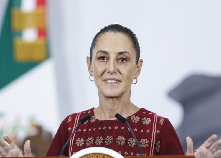 Albares invita a Sheinbaum a la Cumbre Iberoamericana en Madrid