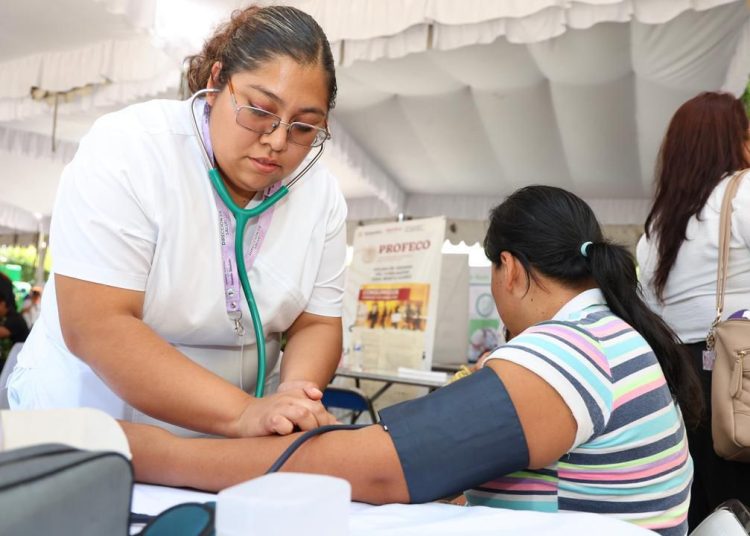 Sistemas DIF Nacional y Estatal fortalecen bienestar en Tehuacán