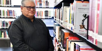 Docente de la BUAP, miembro del CNRS de Francia