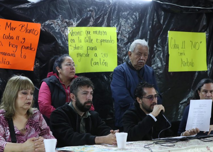 Desalojados en CDMX mantendrán plantón en Mundial 2026