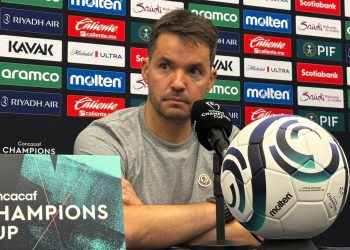 El reproche de la afición es respetable, señala Larcamón