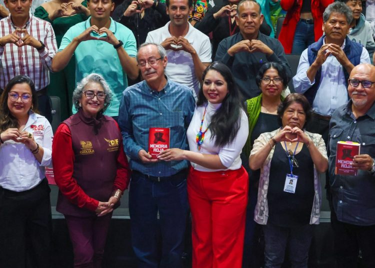 Impulsan Tonantzin Fernández y Fritz Glockner la lectura en San Pedro Cholula
