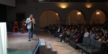 Anáhuac Puebla reúne a líderes del marketing en congreso ‘Panorama’
